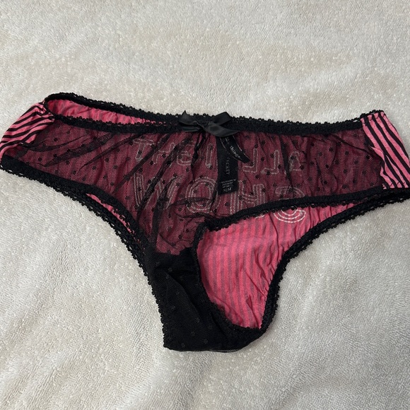 Victoria's Secret Black and Pink Lace Panties - Picture 1 of 3